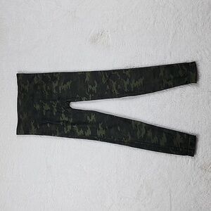 SPANX Camo Green Active Cropped Leggings